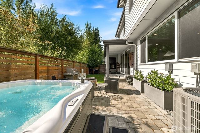 18630 Greenwood Place E, Bonney Lake, WA 98391