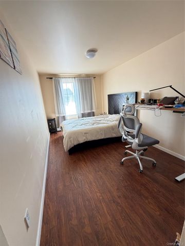 12021 Riviera Court 5B, College Point, NY 11356