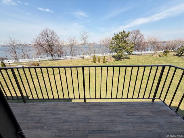 12021 Riviera Court 5B, College Point, NY 11356