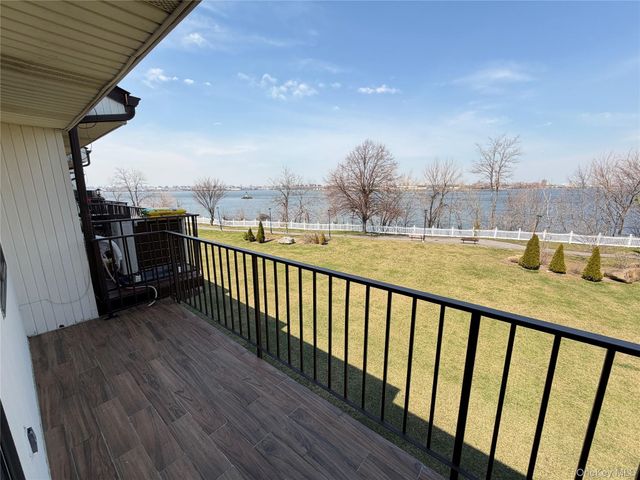 12021 Riviera Court 5B, College Point, NY 11356