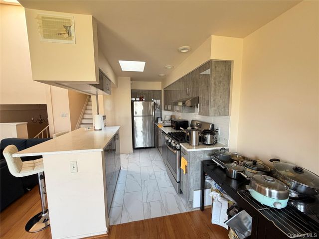 12021 Riviera Court 5B, College Point, NY 11356