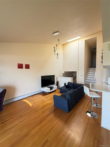 12021 Riviera Court 5B, College Point, NY 11356