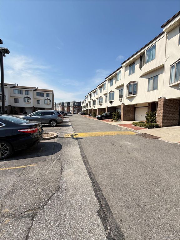 12021 Riviera Court 5B, College Point, NY 11356 — photo 3
