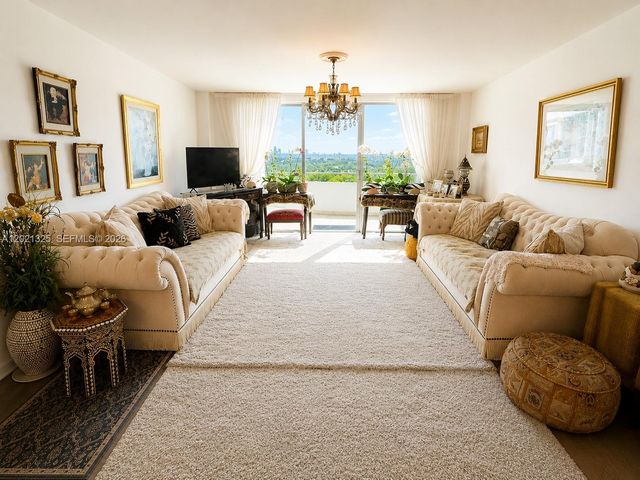 5151 Collins Ave 1520, Miami Beach, FL 33140