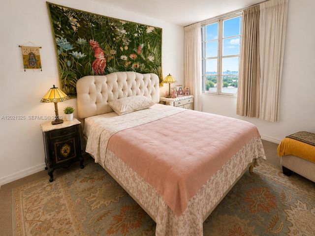 5151 Collins Ave 1520, Miami Beach, FL 33140