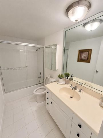 5151 Collins Ave 1520, Miami Beach, FL 33140