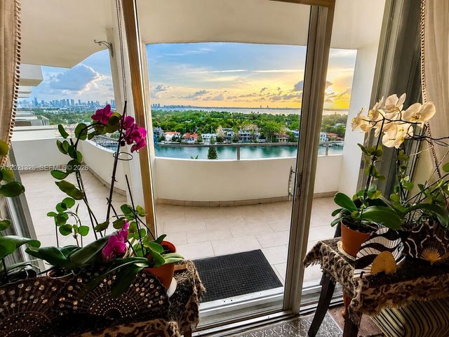 5151 Collins Ave 1520, Miami Beach, FL 33140