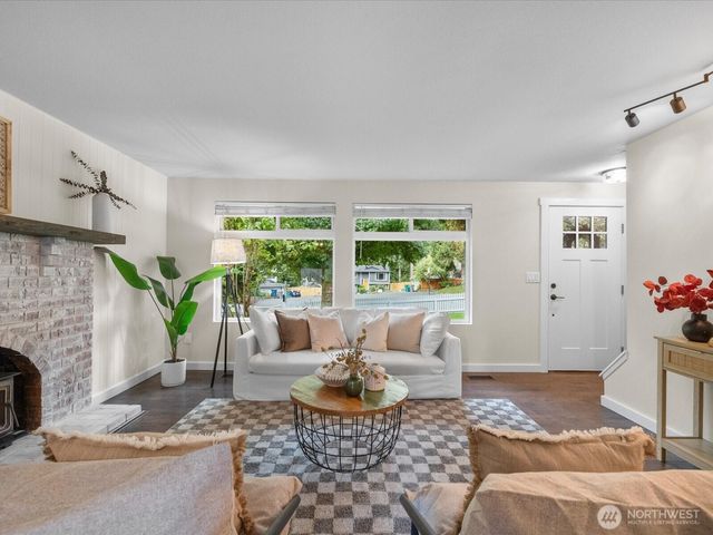 20815 23rd Avenue W, Lynnwood, WA 98036