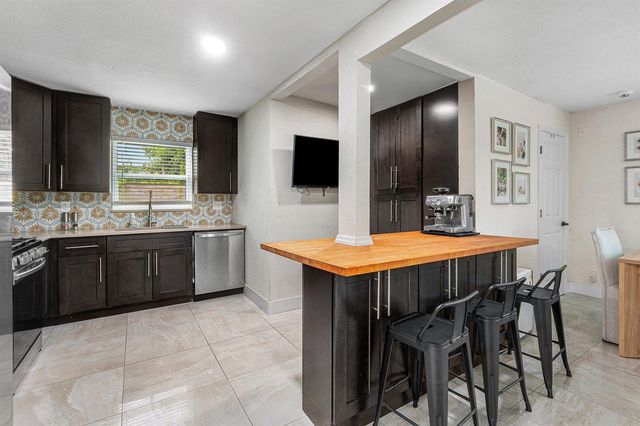 711 Laurel Drive, Lake Park, FL 33403