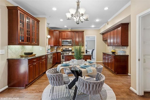 230 BLUFF OAK Drive, Roswell, GA 30076
