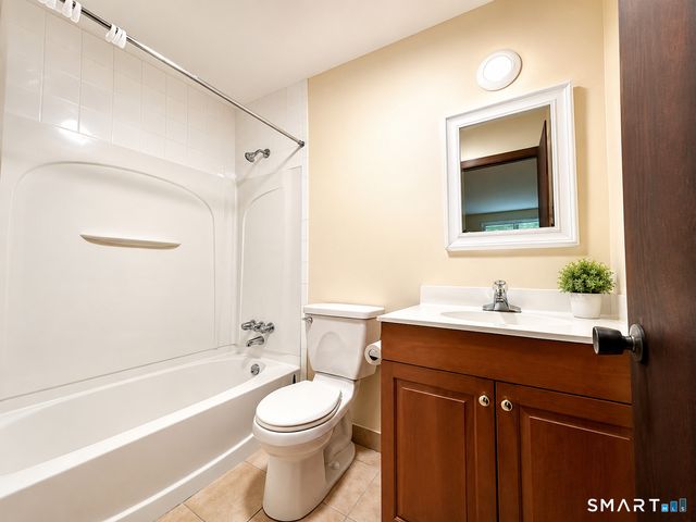 185 Scott Road 1-D, Waterbury, CT 06705