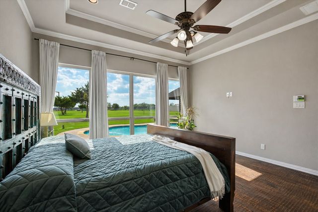 542 Pierce Road, Red Oak, TX 75154