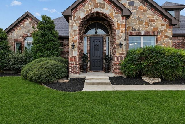 542 Pierce Road, Red Oak, TX 75154