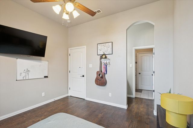 542 Pierce Road, Red Oak, TX 75154