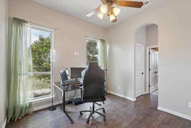 542 Pierce Road, Red Oak, TX 75154
