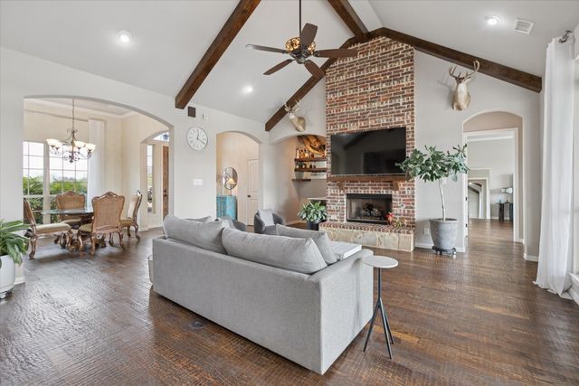 542 Pierce Road, Red Oak, TX 75154