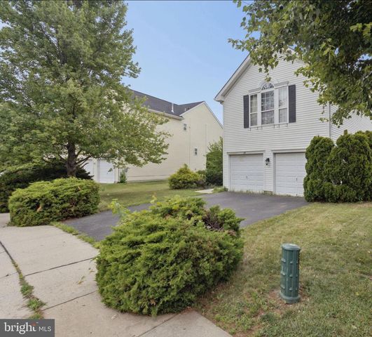 18 HEMINGWAY LN, Columbus, NJ 08022