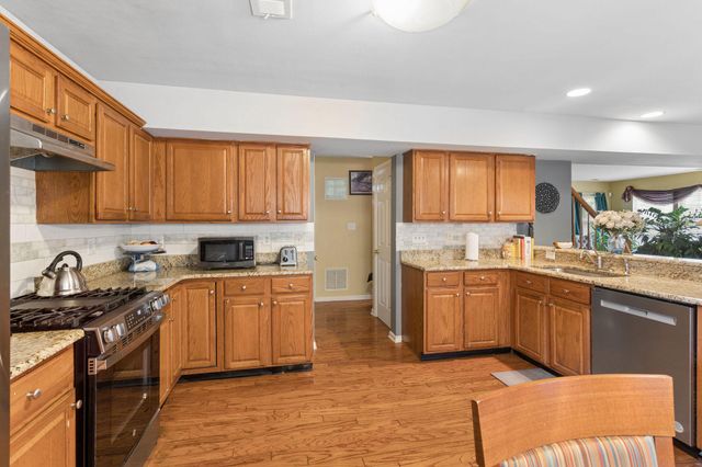 18 HEMINGWAY LN, Columbus, NJ 08022
