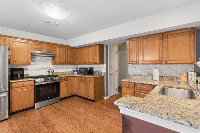 18 HEMINGWAY LN, Columbus, NJ 08022