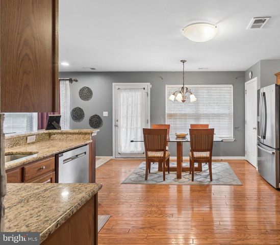 18 HEMINGWAY LN, Columbus, NJ 08022