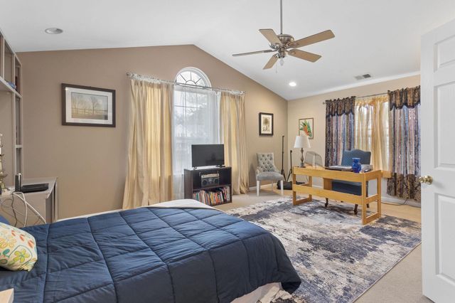 18 HEMINGWAY LN, Columbus, NJ 08022