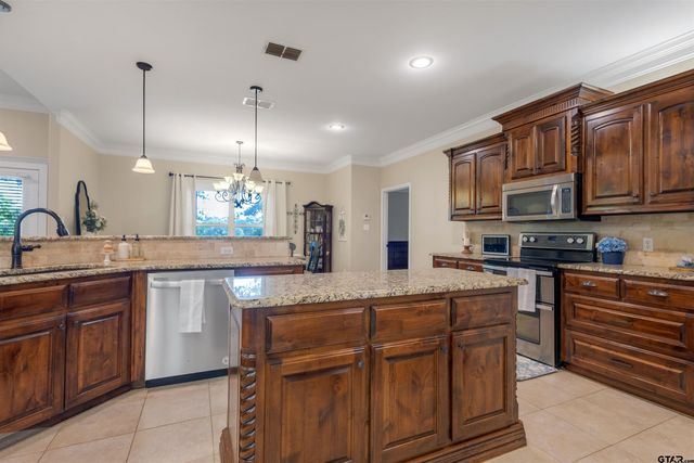 221 County Road 2308, Mineola, TX 75773
