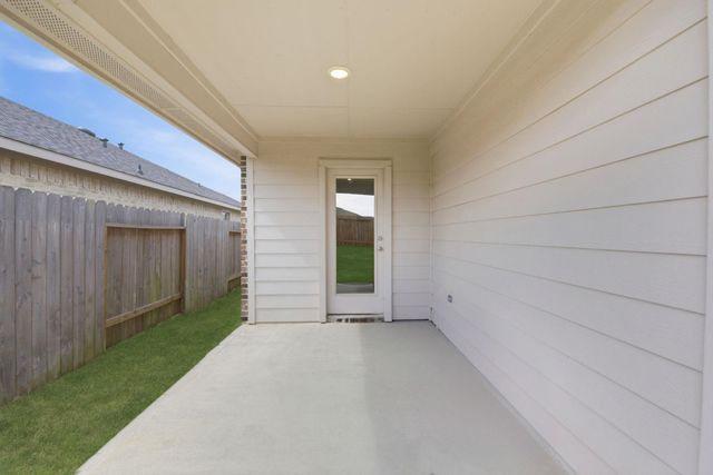 14335 Rain Dr, New Caney, TX 77357