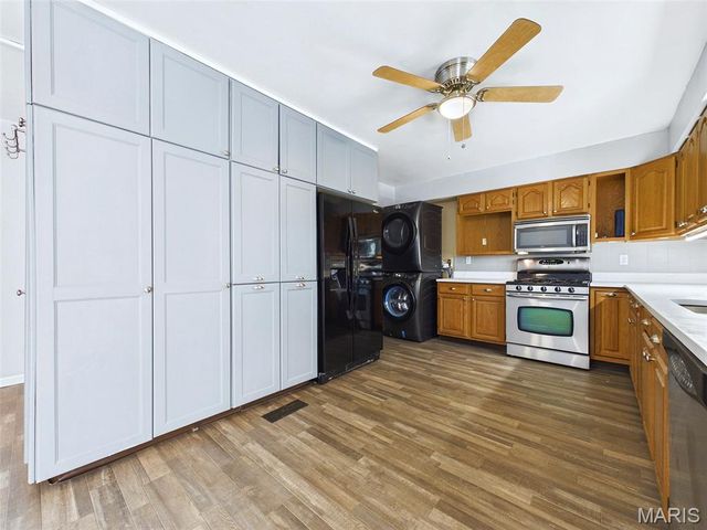 240 Sherwood Drive, Glen Carbon, IL 62034