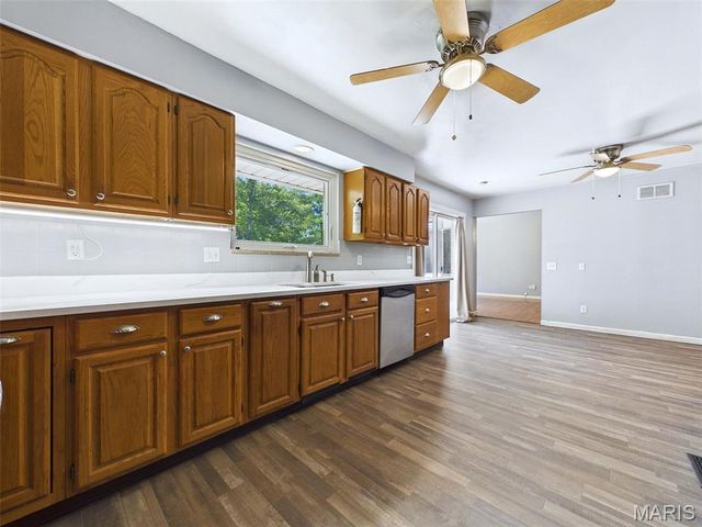 240 Sherwood Drive, Glen Carbon, IL 62034