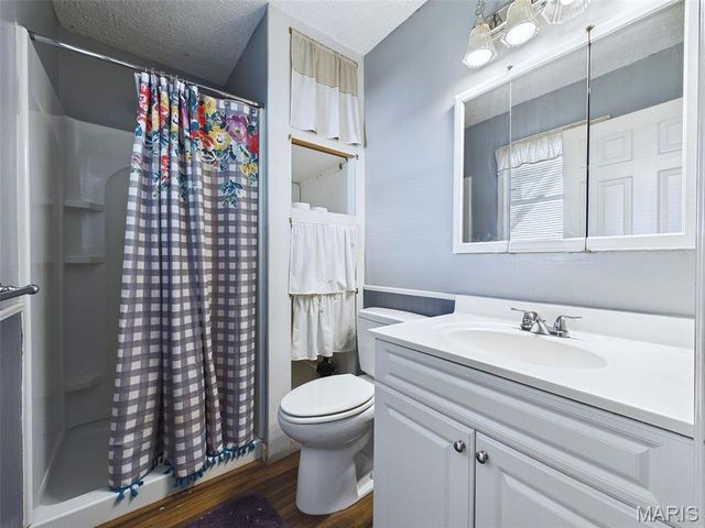 240 Sherwood Drive, Glen Carbon, IL 62034