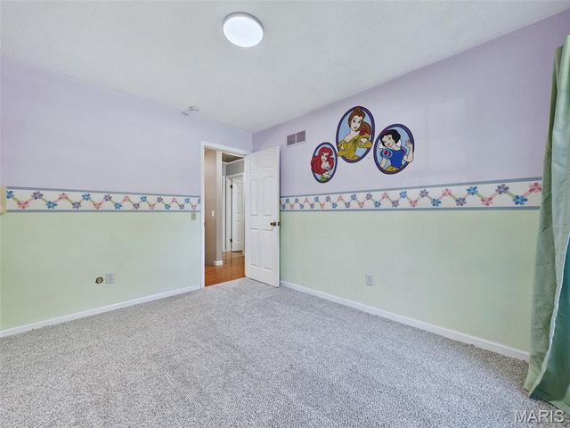 240 Sherwood Drive, Glen Carbon, IL 62034