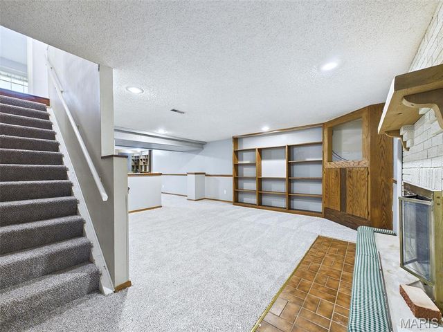 240 Sherwood Drive, Glen Carbon, IL 62034