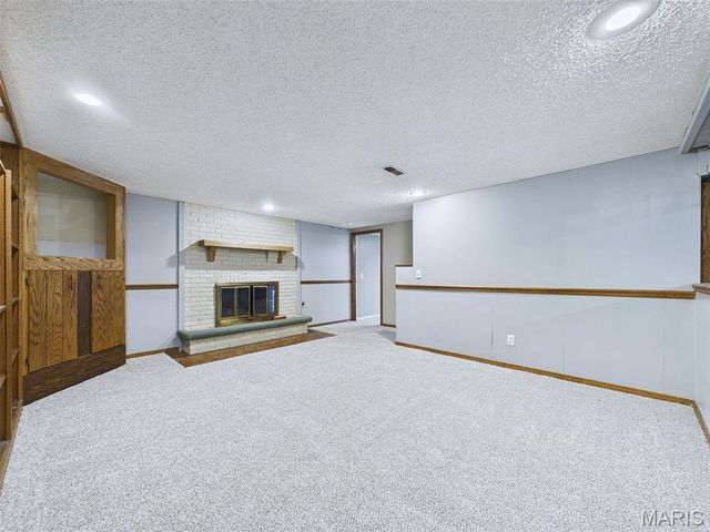 240 Sherwood Drive, Glen Carbon, IL 62034