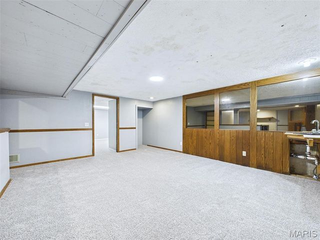 240 Sherwood Drive, Glen Carbon, IL 62034
