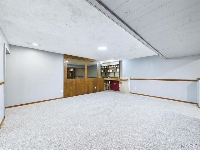 240 Sherwood Drive, Glen Carbon, IL 62034