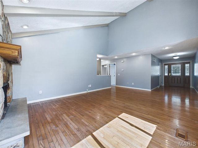 240 Sherwood Drive, Glen Carbon, IL 62034