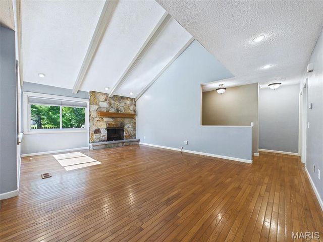 240 Sherwood Drive, Glen Carbon, IL 62034