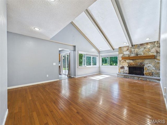240 Sherwood Drive, Glen Carbon, IL 62034