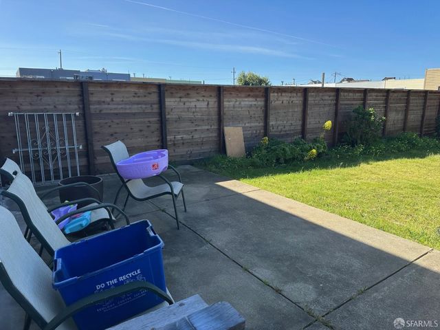 2063 42nd Avenue, San Francisco, CA 94116