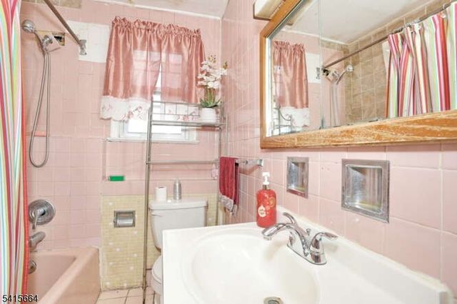 941 E 25Th St, Paterson City, NJ 07513