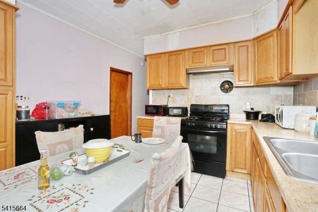 941 E 25Th St, Paterson City, NJ 07513