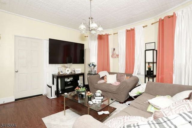 941 E 25Th St, Paterson City, NJ 07513