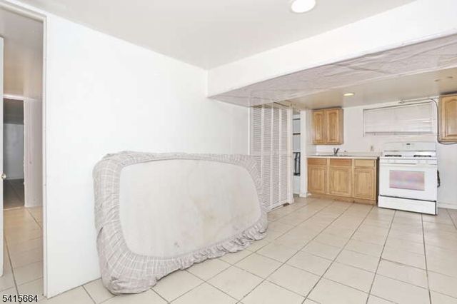 941 E 25Th St, Paterson City, NJ 07513