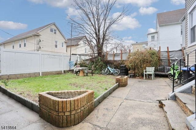 941 E 25Th St, Paterson City, NJ 07513