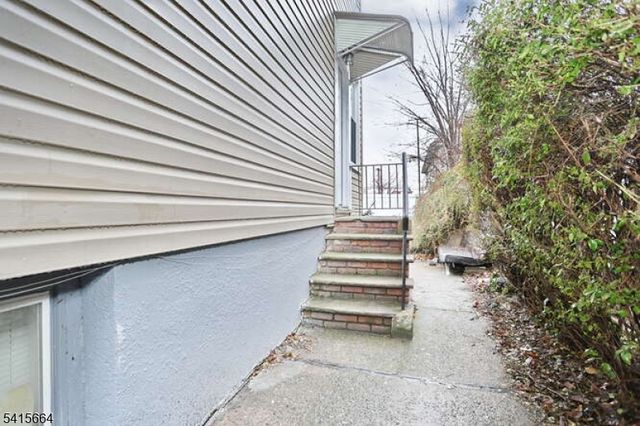 941 E 25Th St, Paterson City, NJ 07513