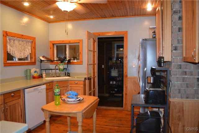 54 Whitesboro Street, Whitestown, NY 13495