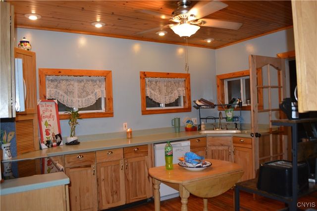 54 Whitesboro Street, Whitestown, NY 13495