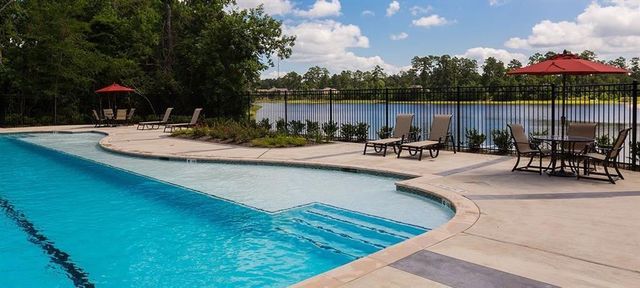 1354 Knollbridge Point Lane, Pinehurst, TX 77362