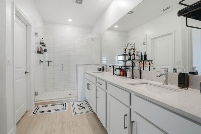 7709 S WALL STREET, Tampa, FL 33616