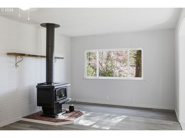 68258 RIDGE Rd, North Bend, OR 97459